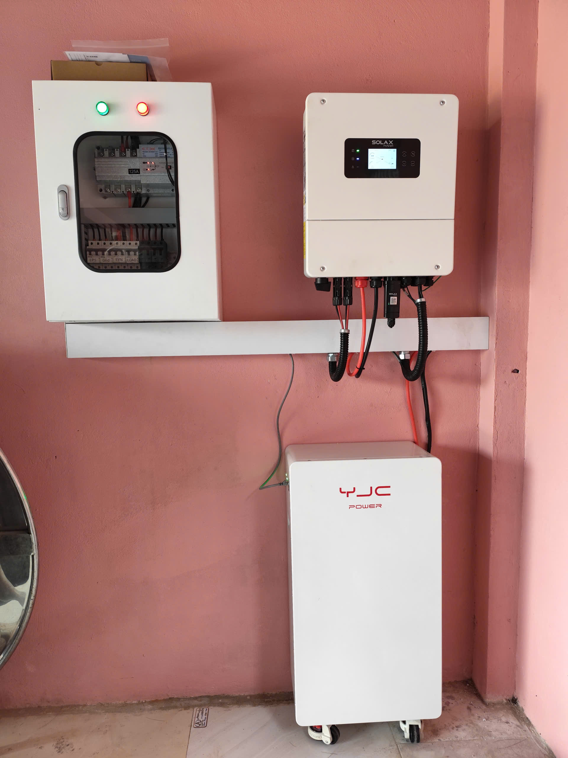 Hình 4 Tiết kiệm 4 triệu tiền điện với hệ thống điện mặt trời hybrid.jpg